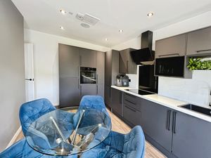 Kitchen Diner- click for photo gallery